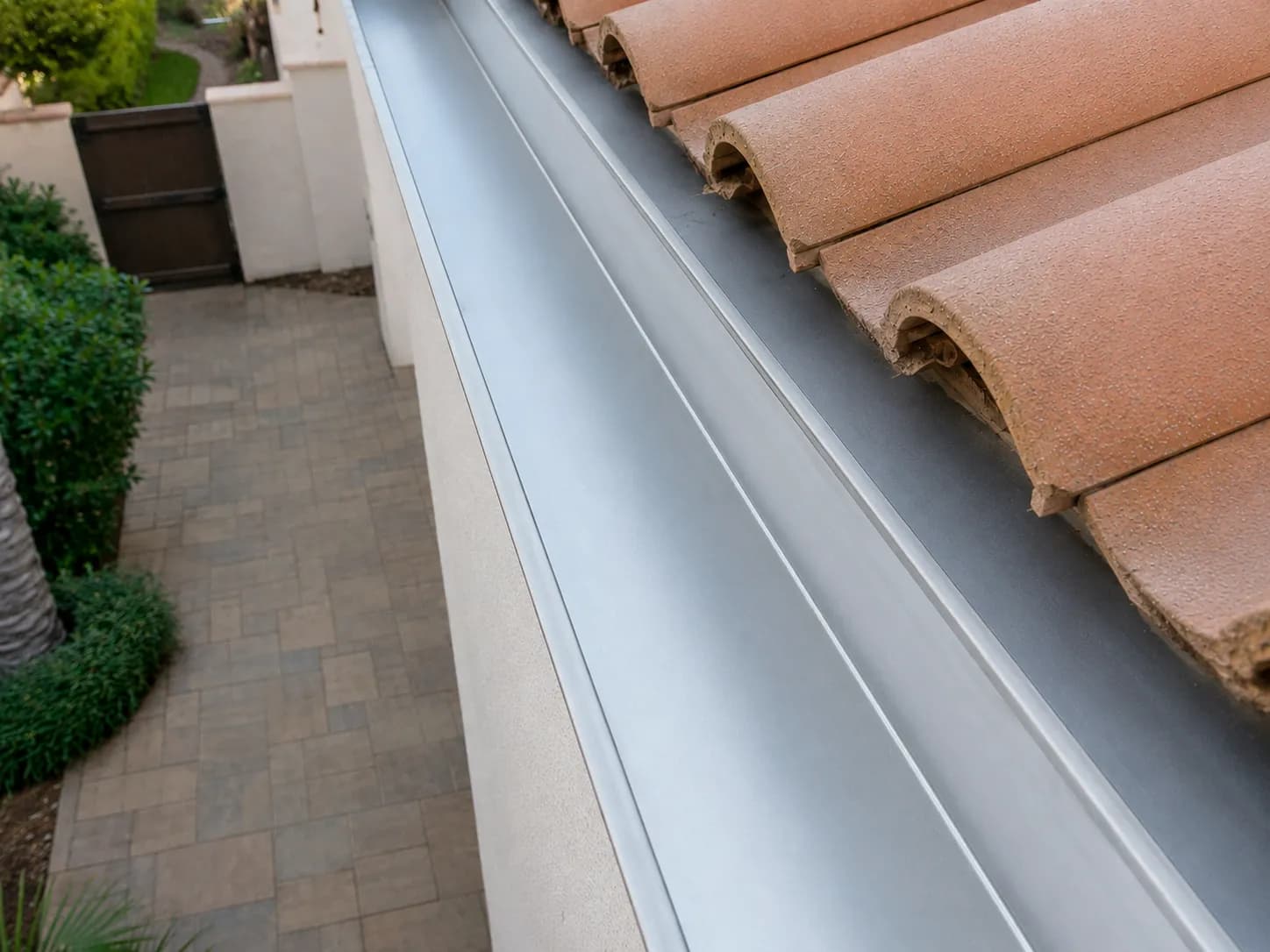 Gutter Cleaning before and after in Hidden Hills