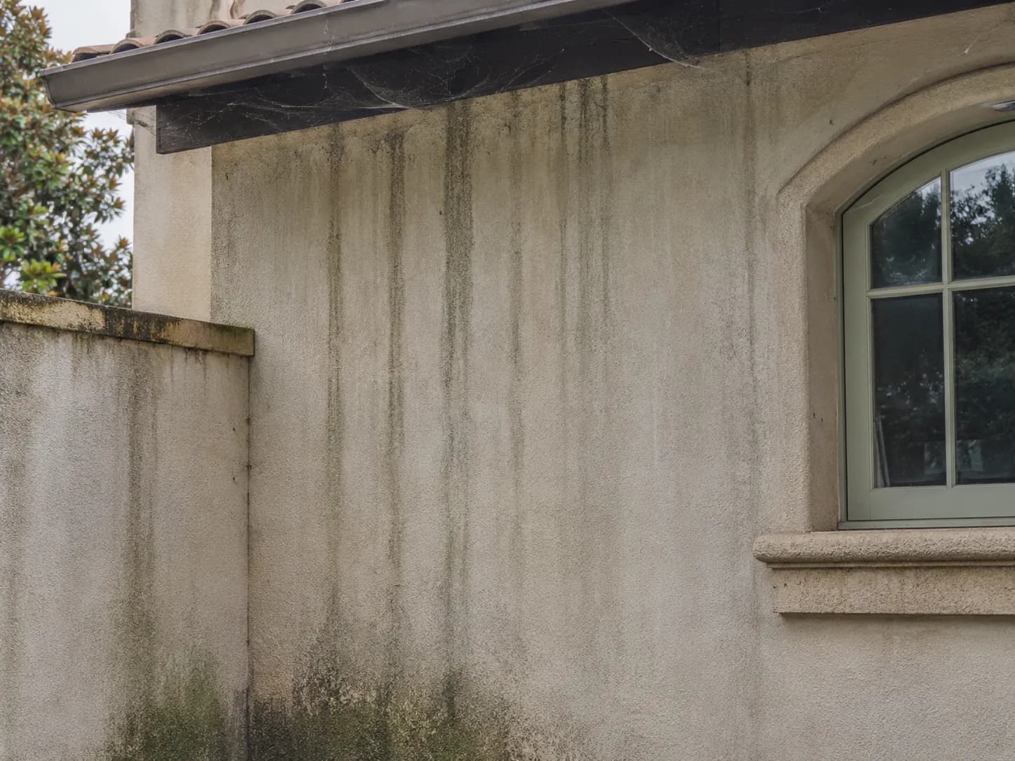 Pressure Washing before and after in Hidden Hills